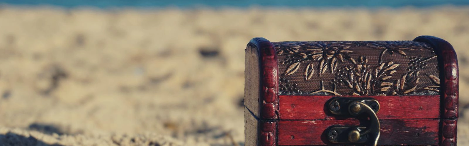 Bachelor or Bachelorette Party with a Treasure Hunt on a Boat in Venice